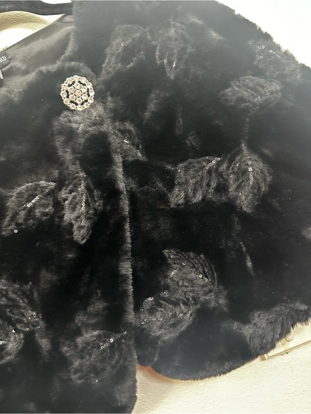 Nina Leonard Black Faux Fur Cropped Jacket with Brooch - Picture 7 of 10